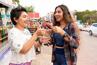 Shutterstock : Go on a guided trail around the city with your girl gang